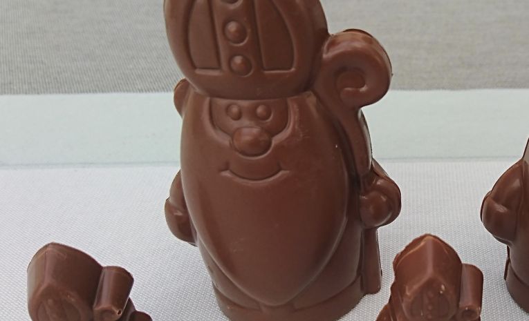 CHOCOLATS - PRALINÉS & MOULAGES DE NOËL CHOCOLATS - PRALINÉS & MOULAGES DE NOËL