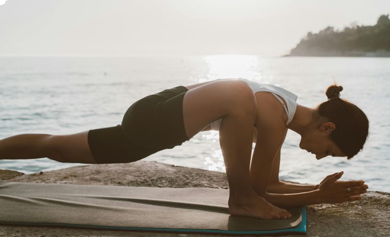 YOGA TOUT PUBLIC (MARDI À 18h15)